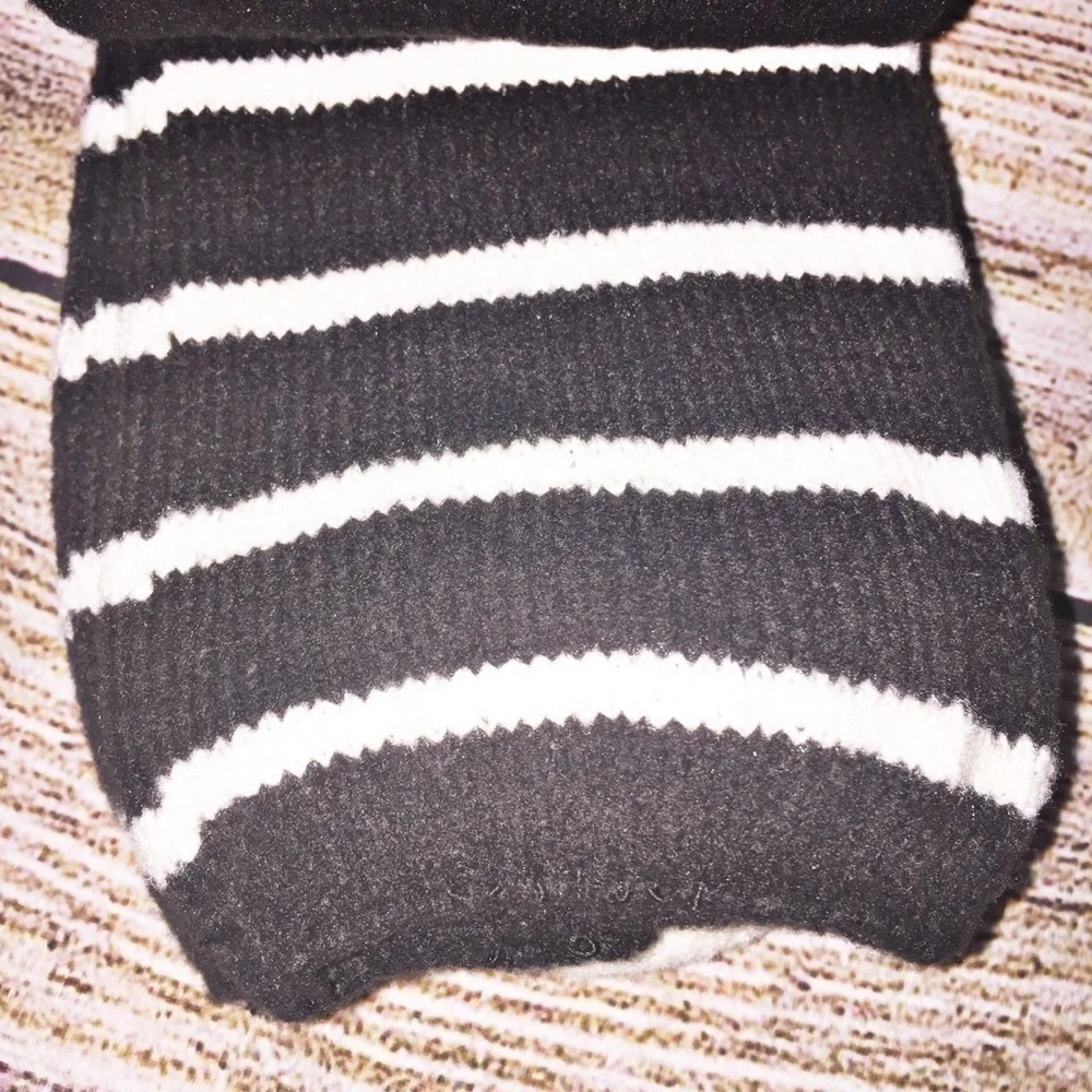 NWT  MeMoi women’s 2 Pack socks Black and white butter soft